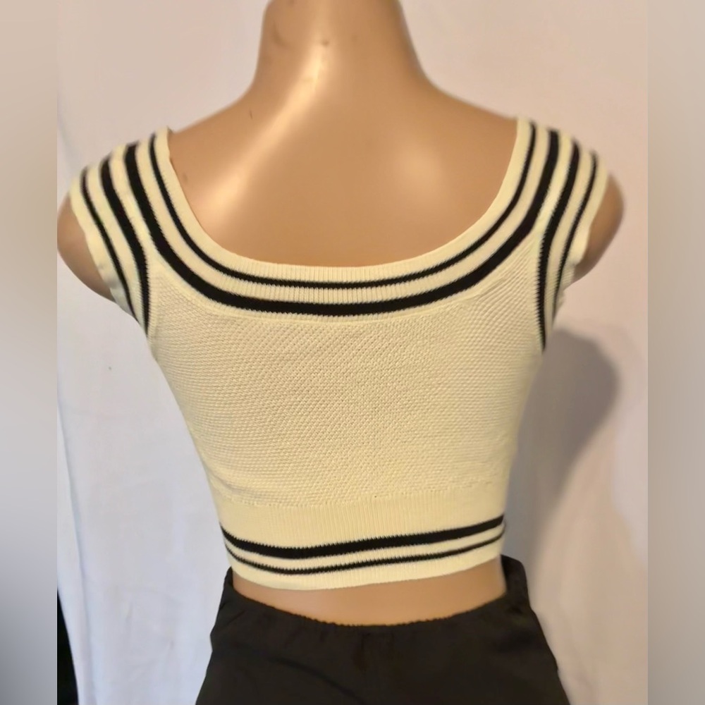 SHEIN Black and Cream Ribbed Crop Tank Top - Picture 3 of 6